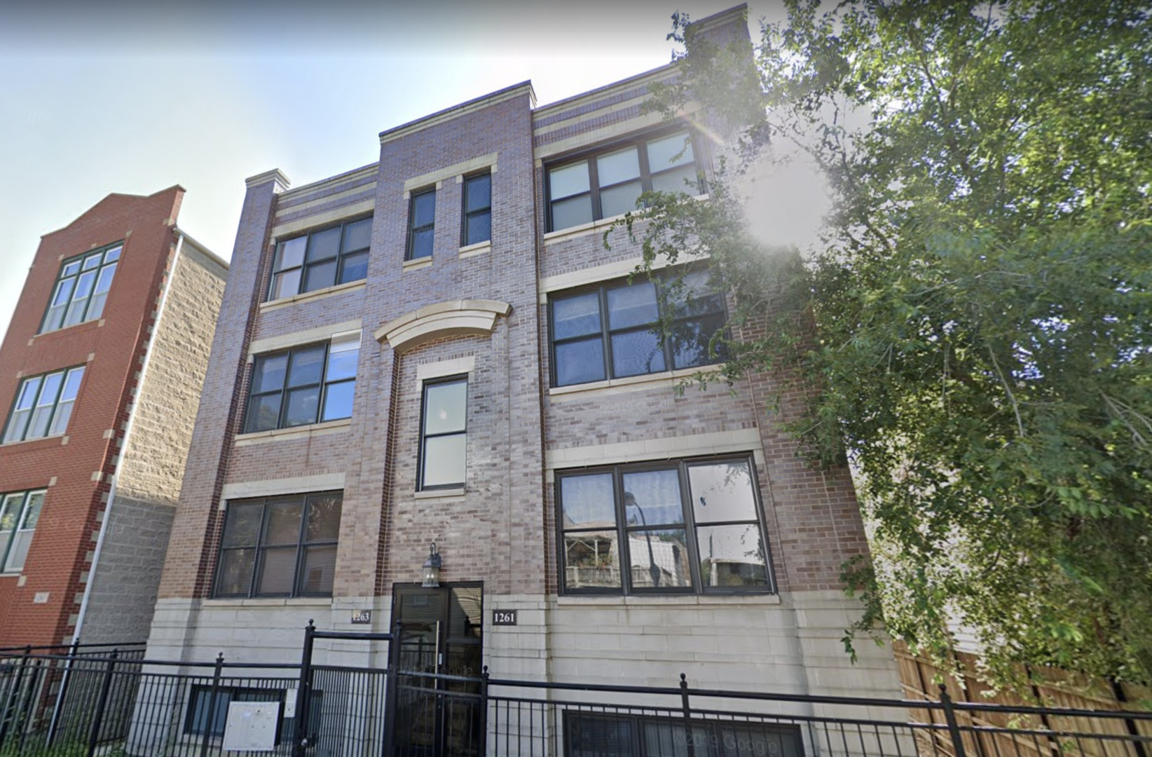 Property Photo: 1263 N Honore Street 1 IL 60622