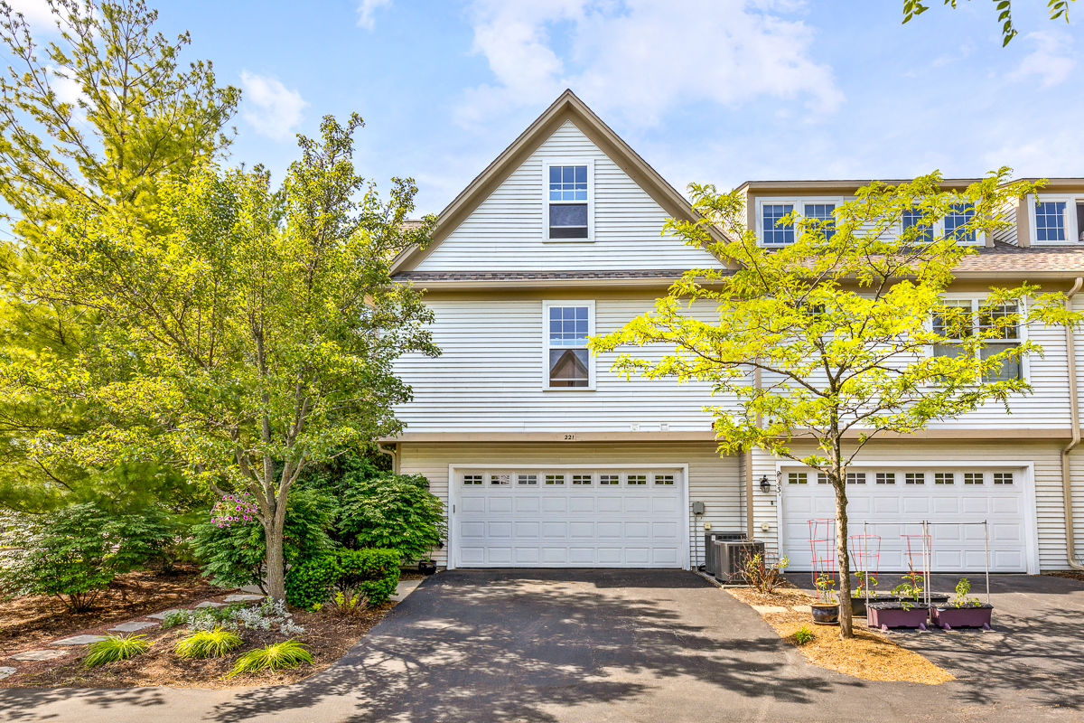221 5th Street 221  Libertyville IL 60048 photo