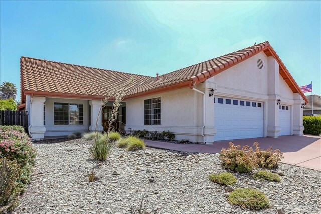 Property Photo:  1461 Ivory Drive  CA 93455 