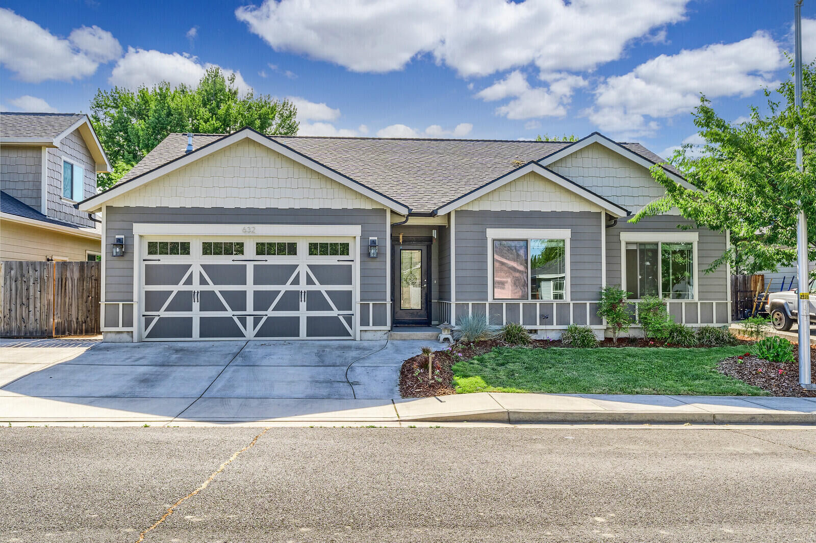 Property Photo:  632 John Wayne Drive  OR 97502 