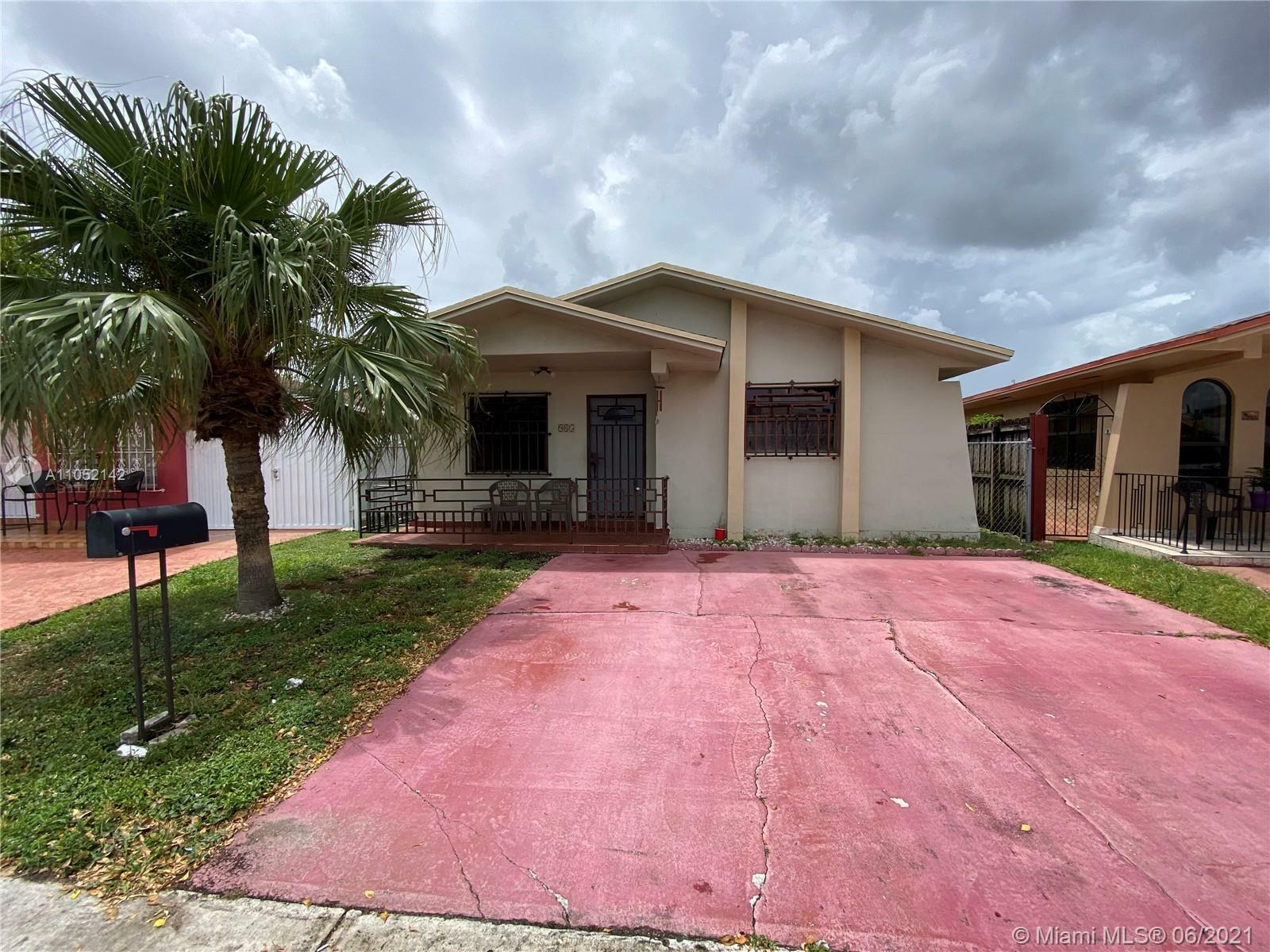 985 W 39th Pl  Hialeah FL 33012 photo