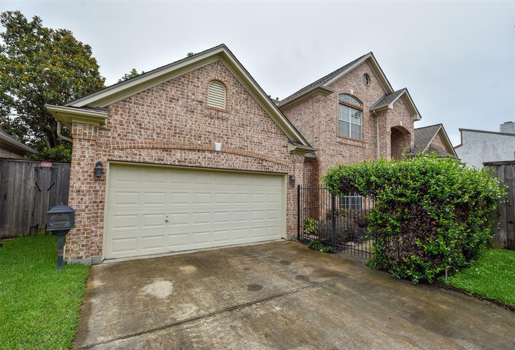 Property Photo:  4 Fournace Gardens Drive  TX 77401 