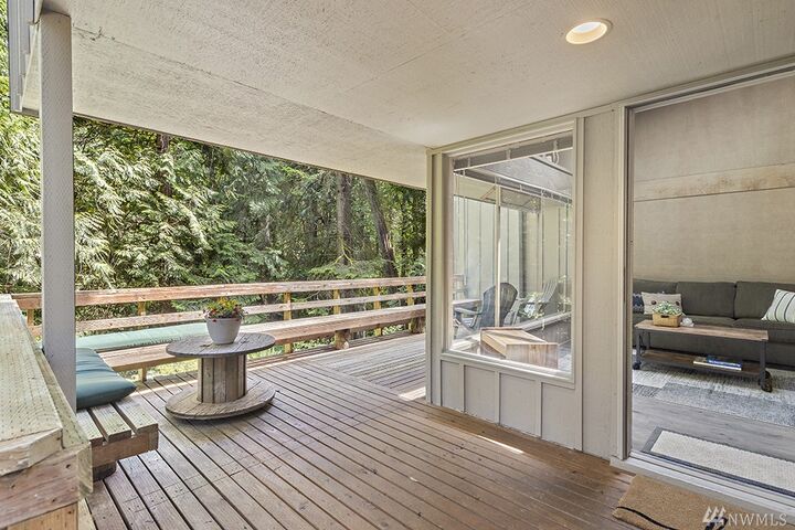 Property Photo: 747 E Promontory Rd WA 98584