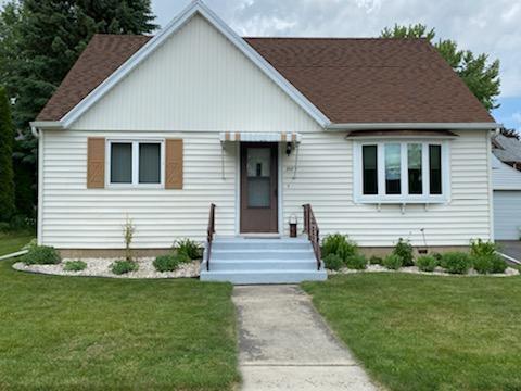 Property Photo:  303 West Crocker St  WI 53933 