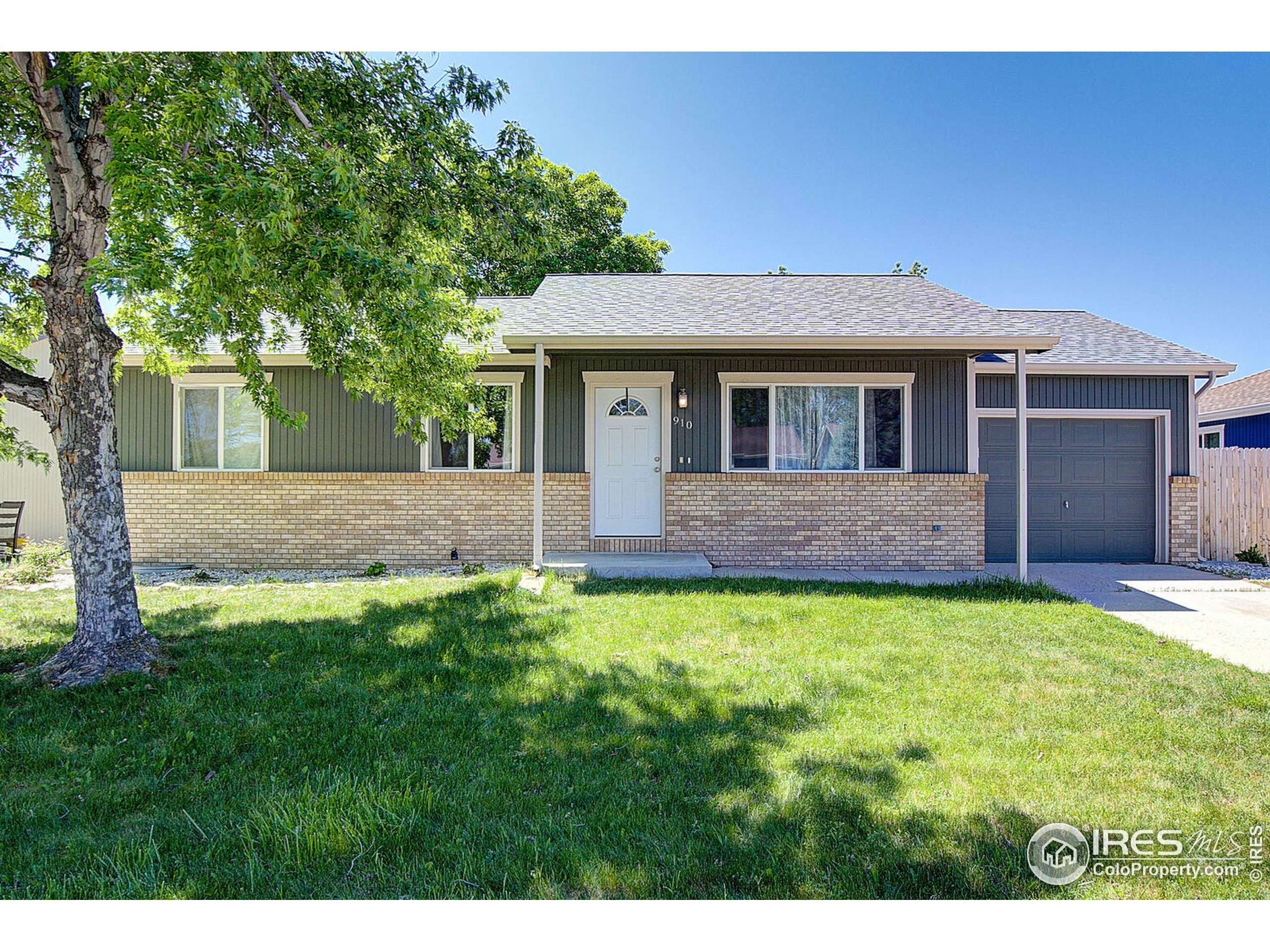 Property Photo:  910 Mesa Ct  CO 80550 