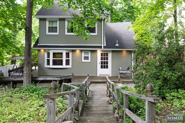 Property Photo:  213 Skylands Road  NJ 07456 