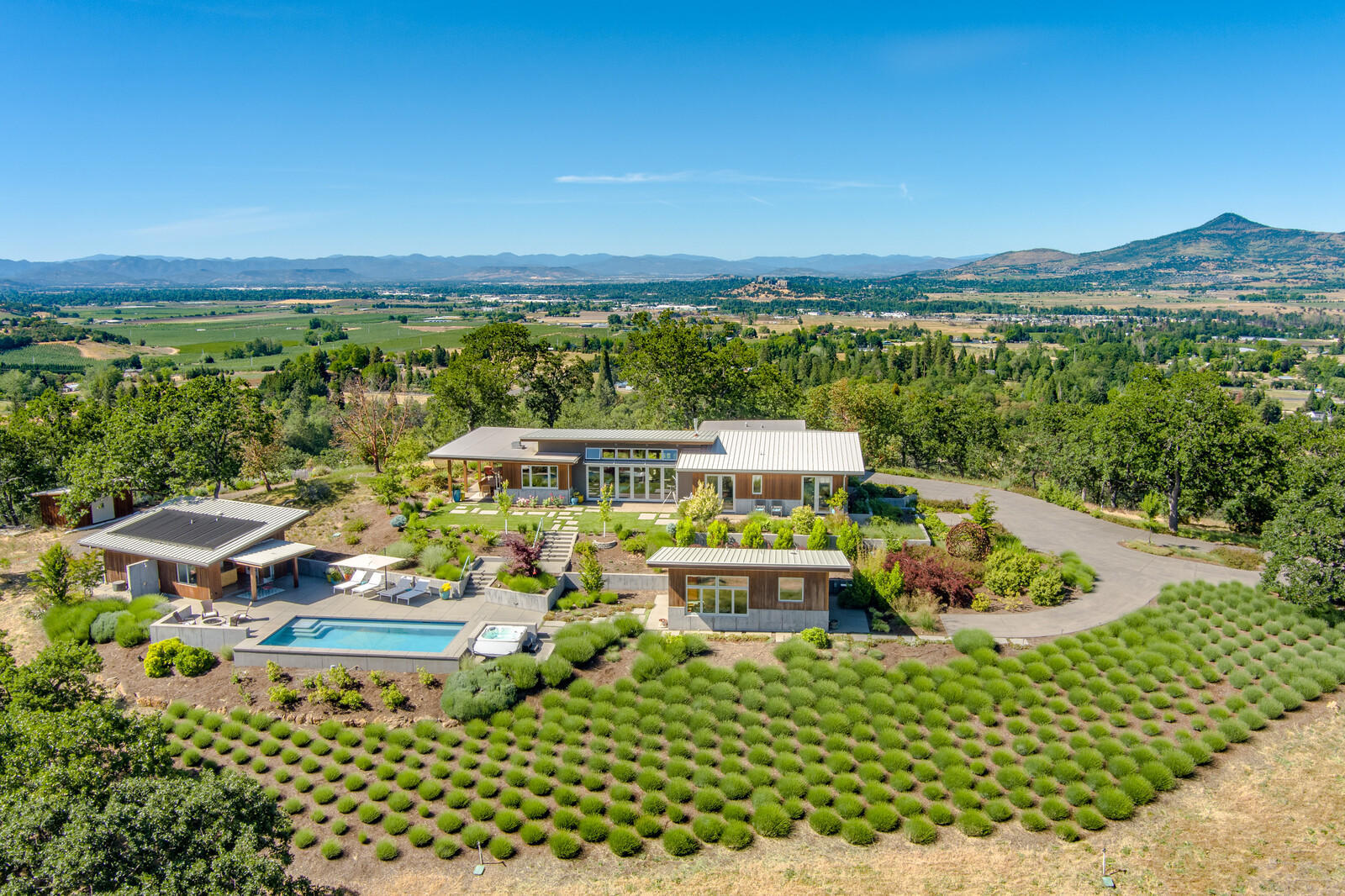 Property Photo: 2447 Pioneer Road OR 97540