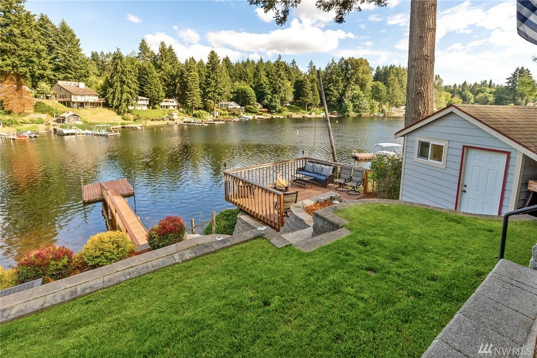 Property Photo:  5611 Peninsula Dr SE  WA 98513 