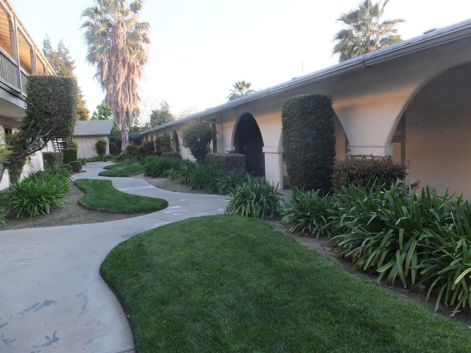 Property Photo:  4002 E Dakota Avenue 110  CA 93726 