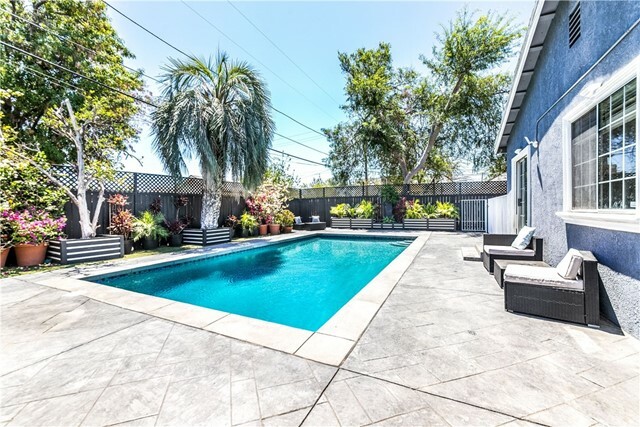 Property Photo:  5850 Balcom Avenue  CA 91316 
