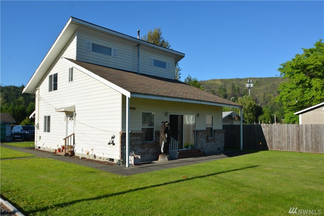 Property Photo: 16319 64th St E WA 98390