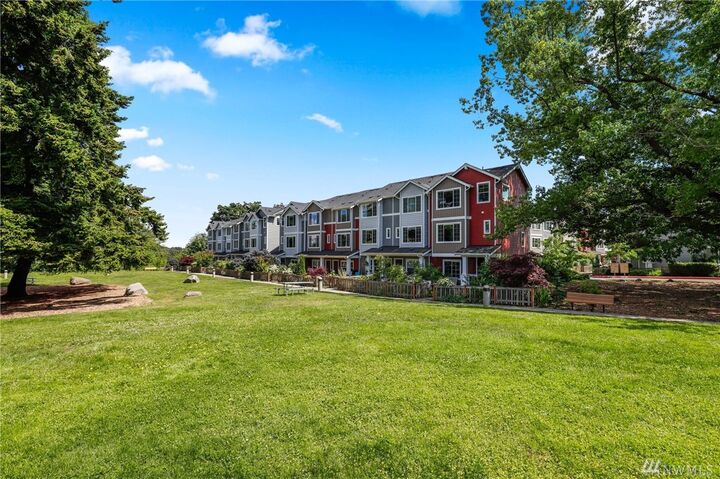 Property Photo: 6598 High Point Dr SW WA 98126