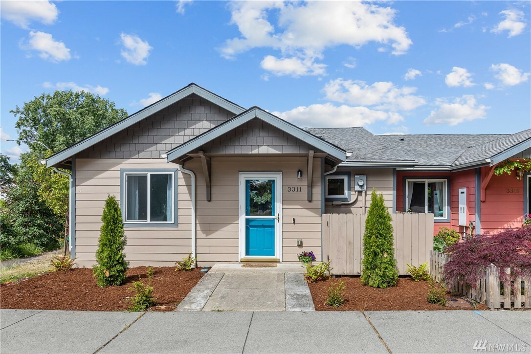 Property Photo:  3311 New Hope Cir  WA 98312 