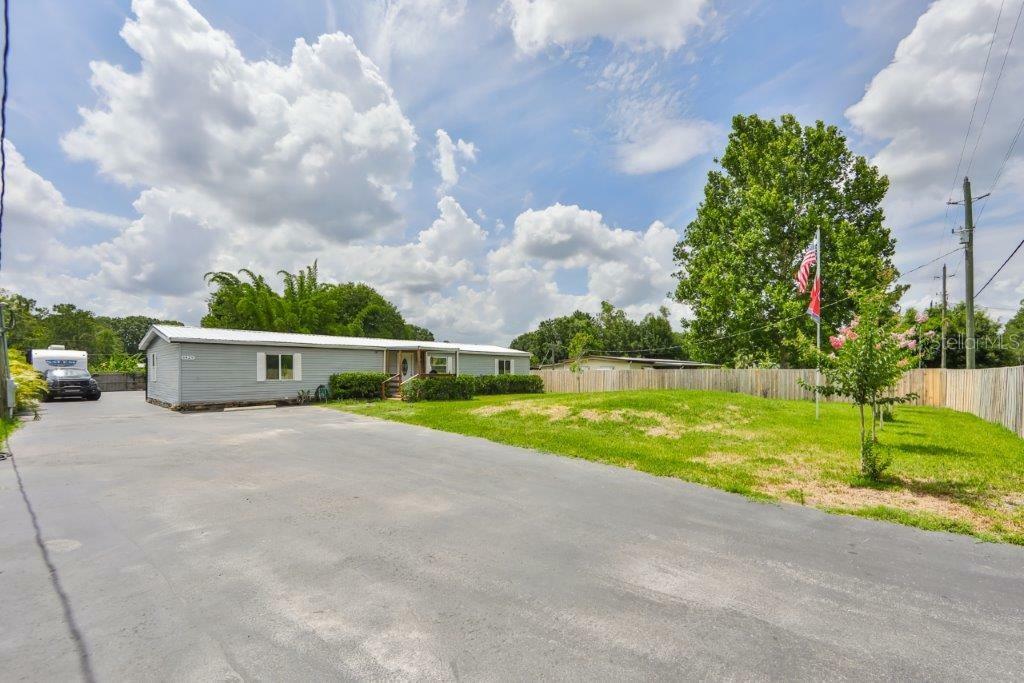 Property Photo:  6429 Woodsman Drive  FL 33544 