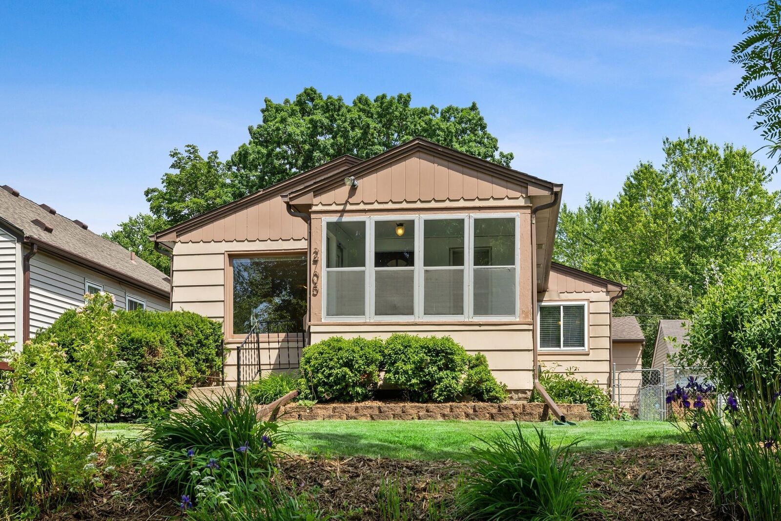 Property Photo:  2705 Webster Avenue S  MN 55416 
