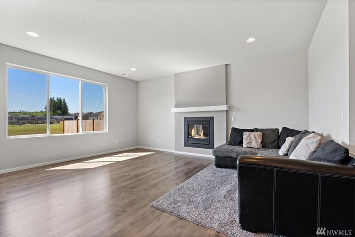 Property Photo: 17906 Mill Valley Rd WA 98252