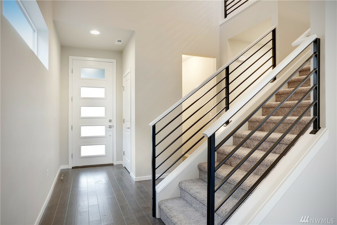 Property Photo: 9633 S 209th St WA 98031