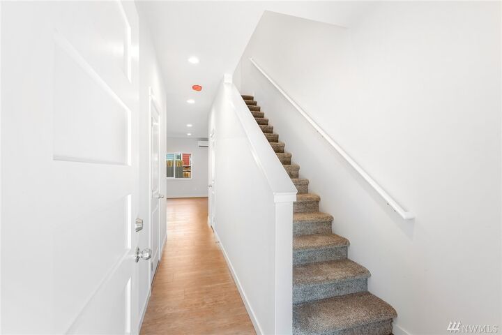 Property Photo:  563 Kettle St A-1  WA 98277 