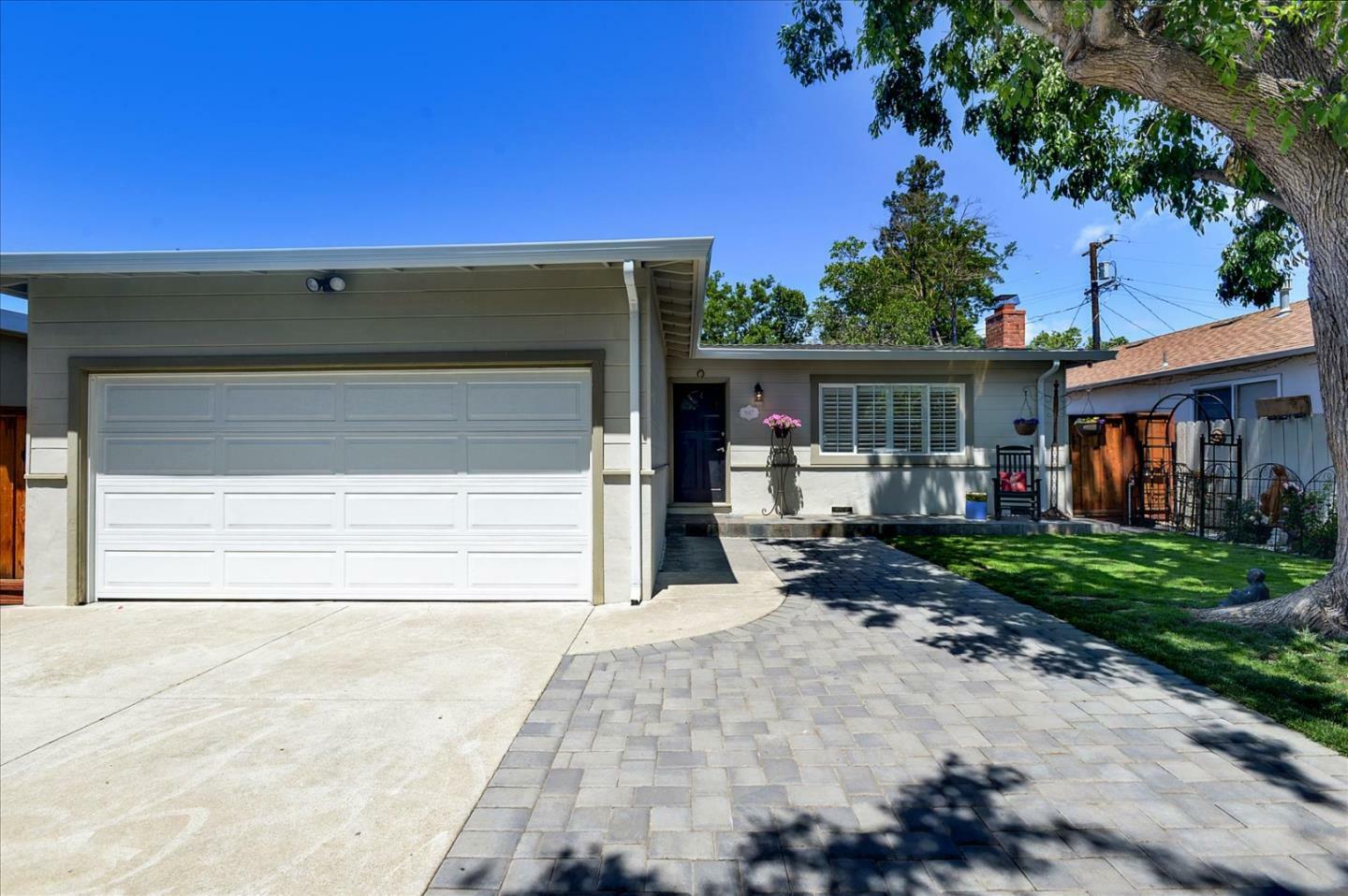 Property Photo:  947 7th Avenue  CA 94063 