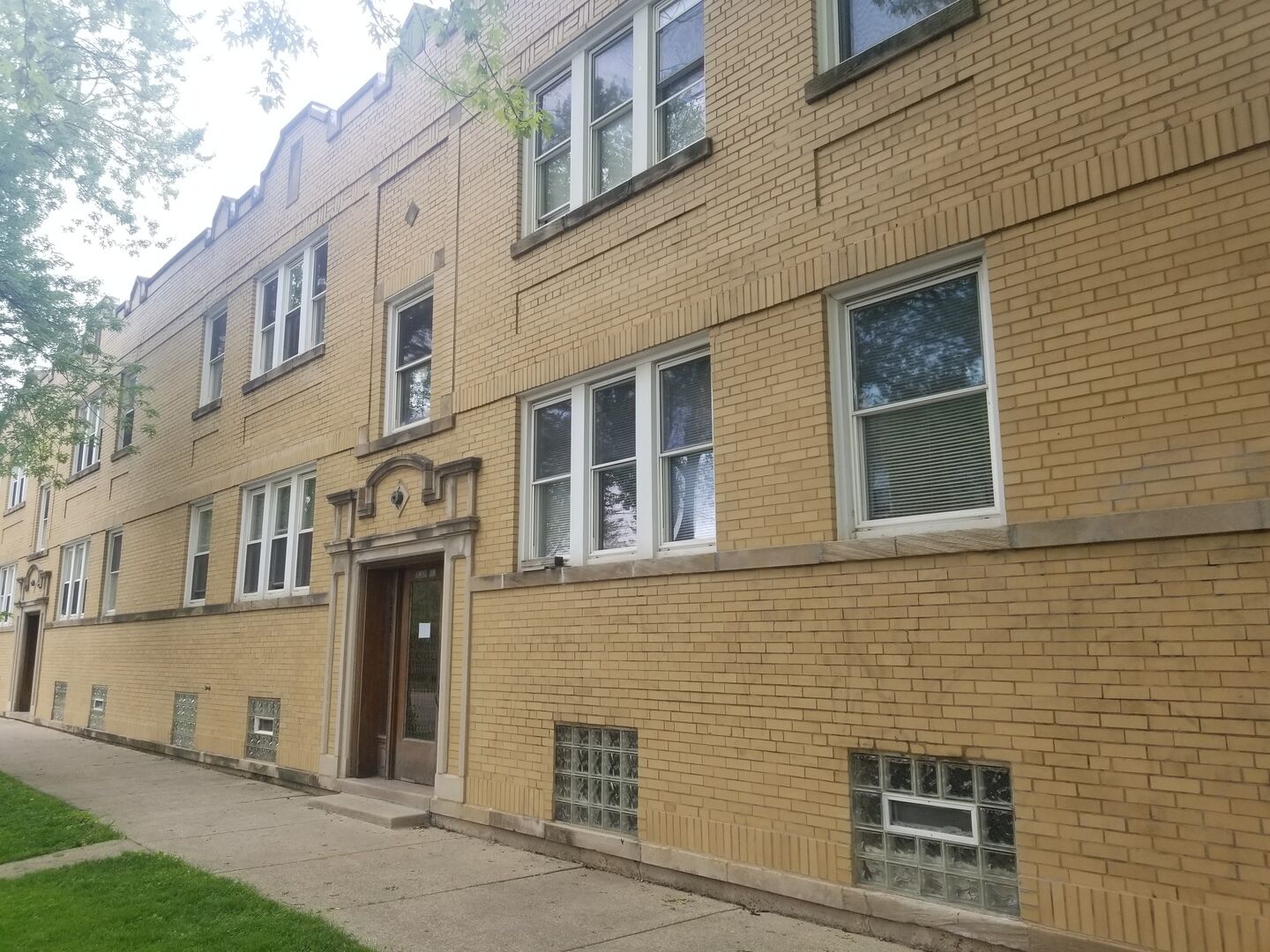 Property Photo:  3058 N Lockwood Avenue 2  IL 60641 