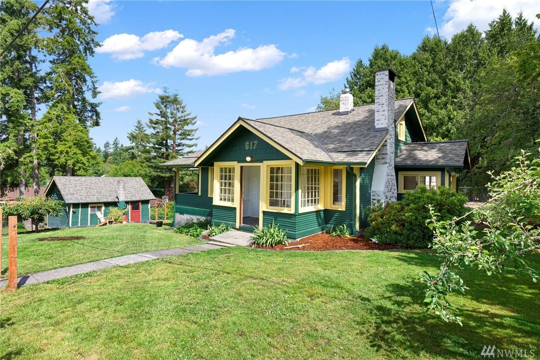 Property Photo:  617 Melcher St  WA 98366 