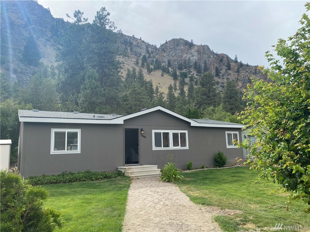 Property Photo: 14958 Golden Delicious WA 98822