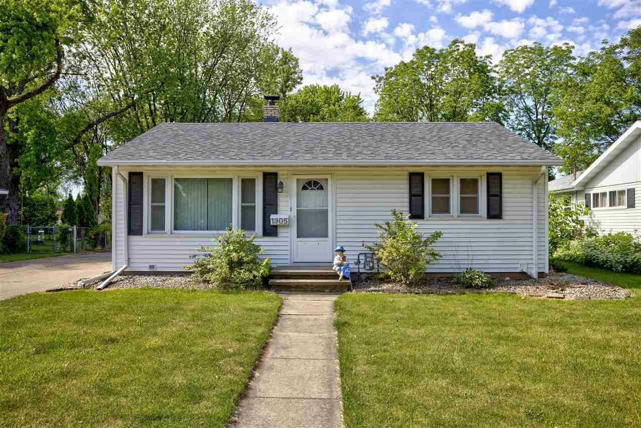 Property Photo:  1905 East Melrose Avenue  WI 54911 