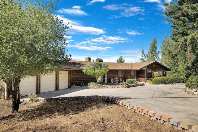 Property Photo: 15527 Woods Valley Rd CA 92082