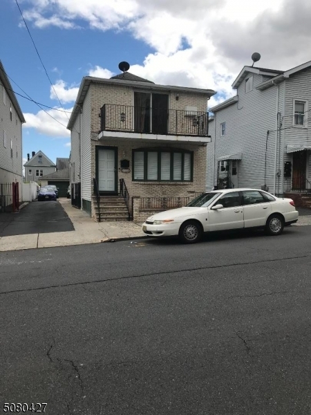 Property Photo:  654 South St  NJ 07202 