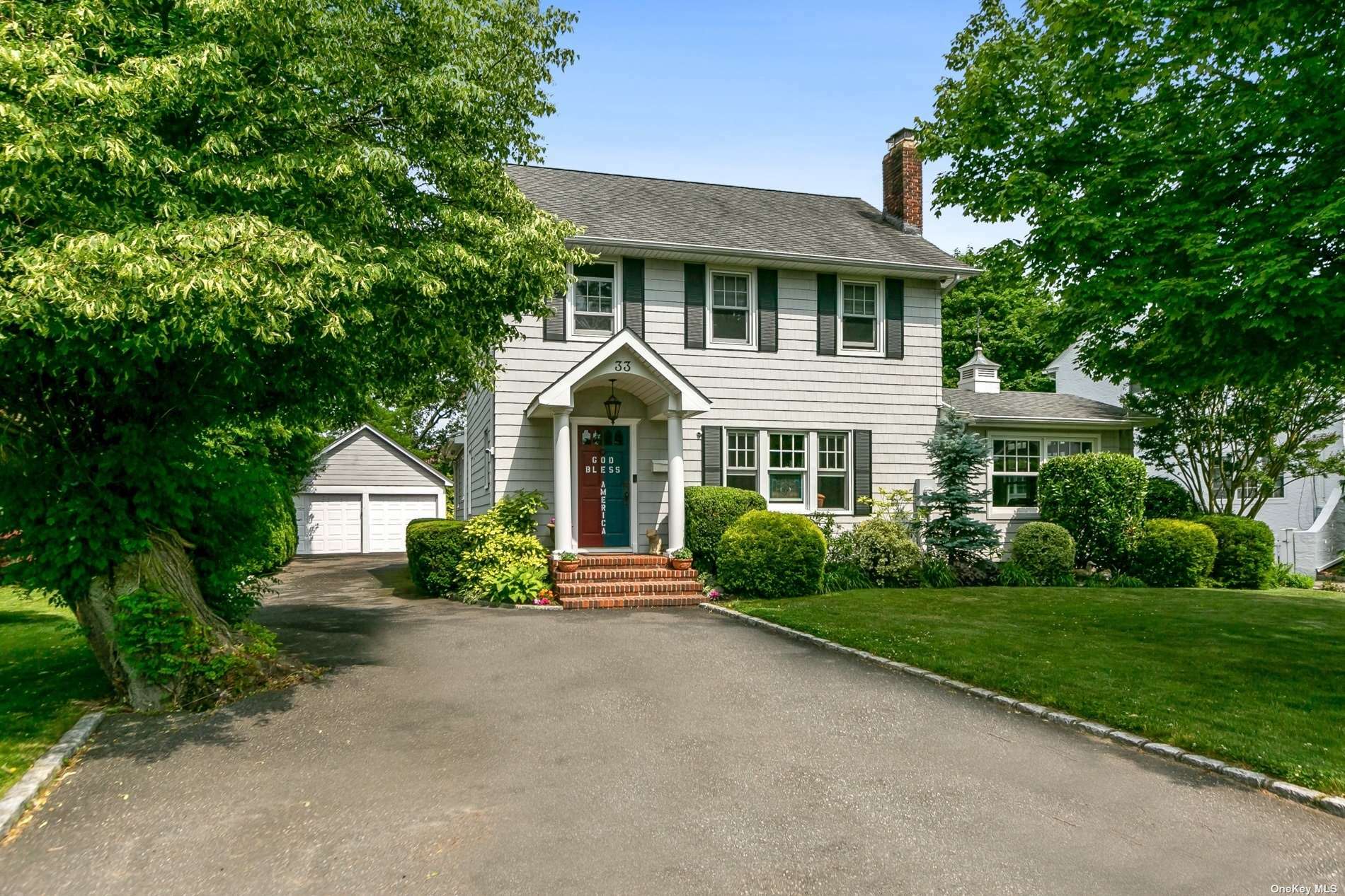 Property Photo:  33 Beverly Road  NY 11566 