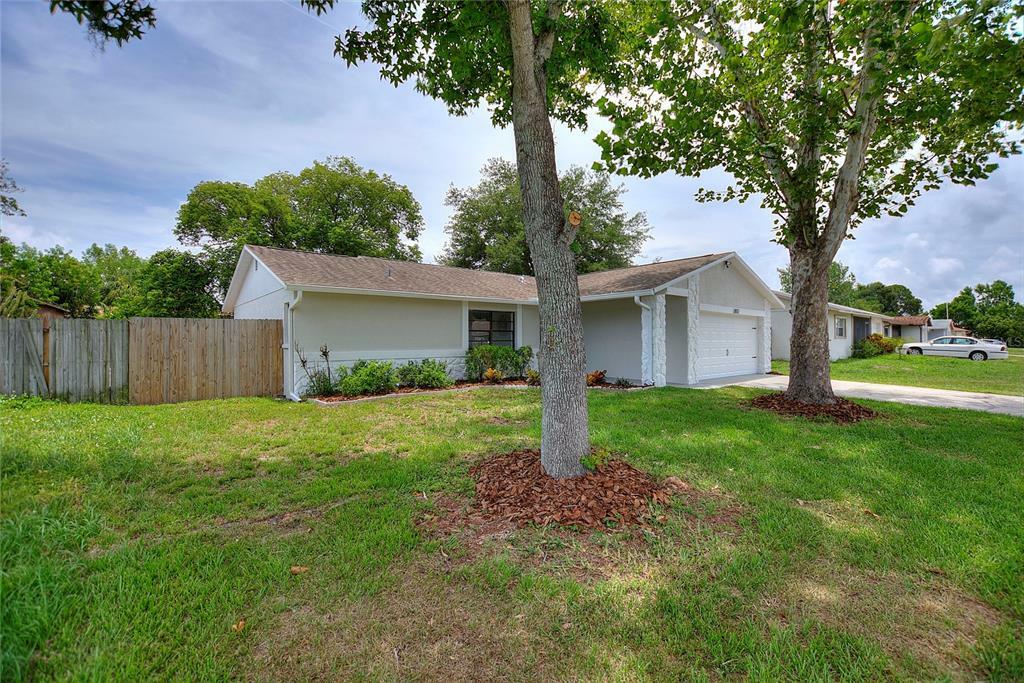 Property Photo:  2612 Ochatilla Road  FL 34691 