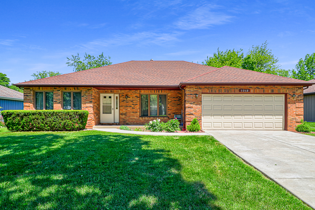 Property Photo:  1013 Bay Hill Avenue  IL 60565 