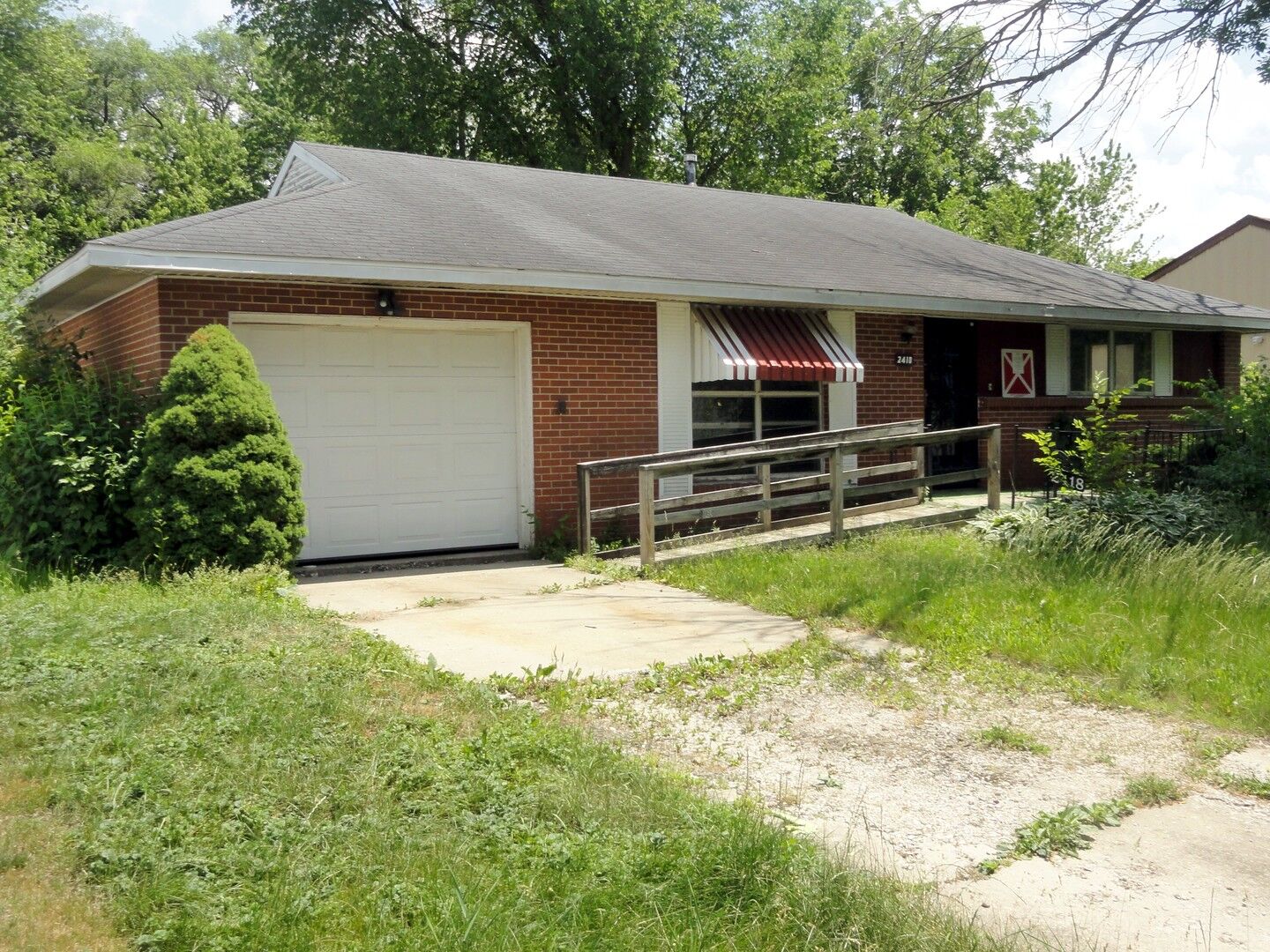 Property Photo: 2418 Forsythia Drive IL 61102