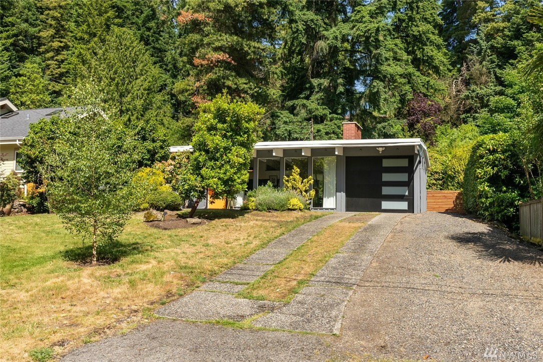 Property Photo:  18324 Evanston Ave N  WA 98133 