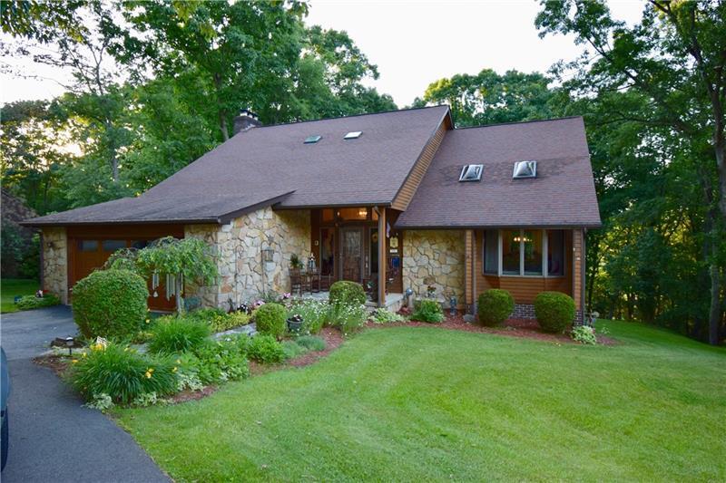 Property Photo:  139 Woodbury Dr  PA 16055 