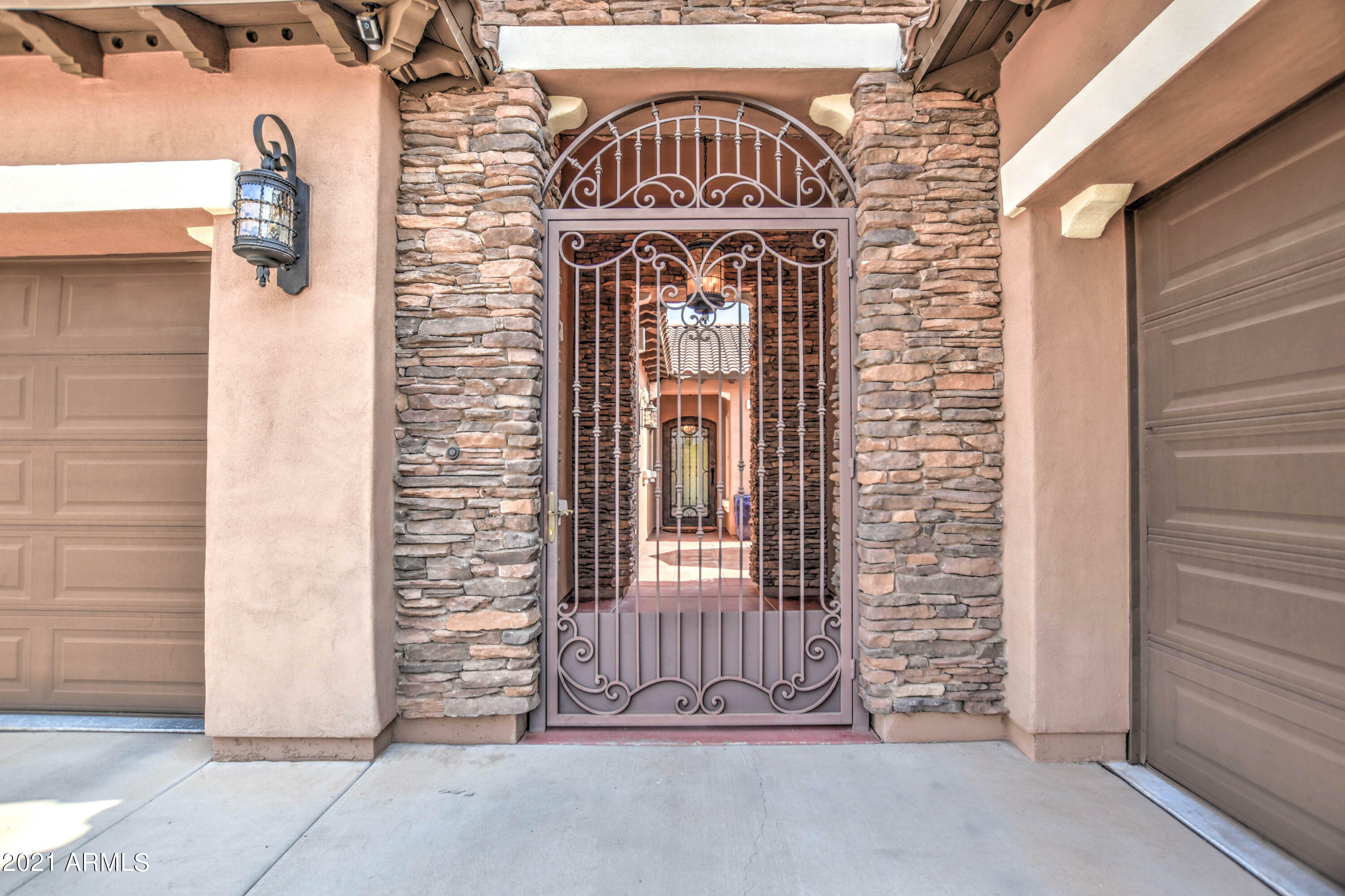 Property Photo:  2350 E Azalea Drive  AZ 85286 