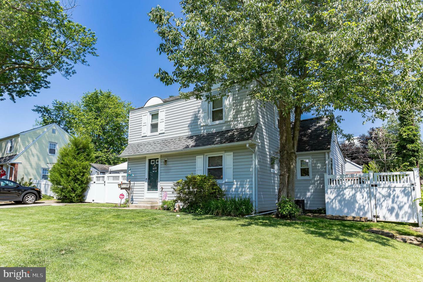 Property Photo:  725 Thorndale Road  PA 19018 