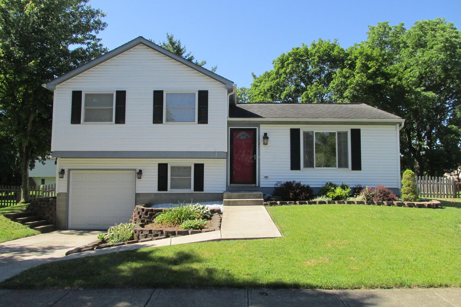 Property Photo:  1721 Wessel Drive  OH 43235 