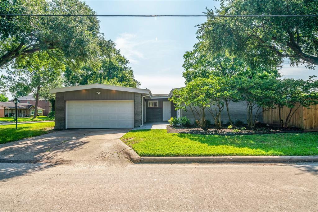 Property Photo:  5539 Indigo Street  TX 77096 