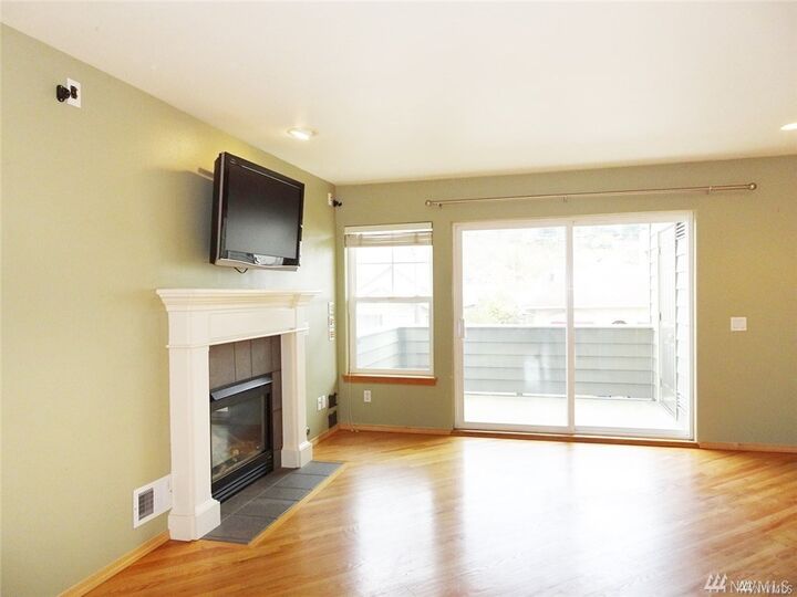 Property Photo: 2621 Marine Ave SW A WA 98116