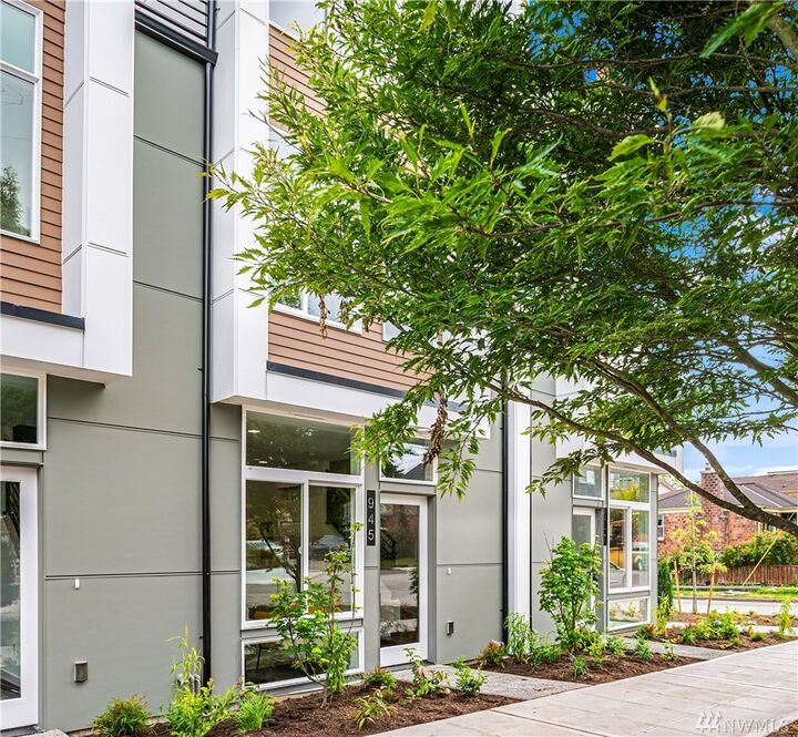 Property Photo: 945 NW 56th St WA 98107