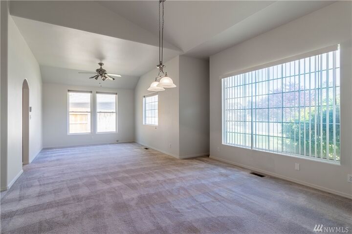 Property Photo:  706 N Schooner Ct  WA 98837 