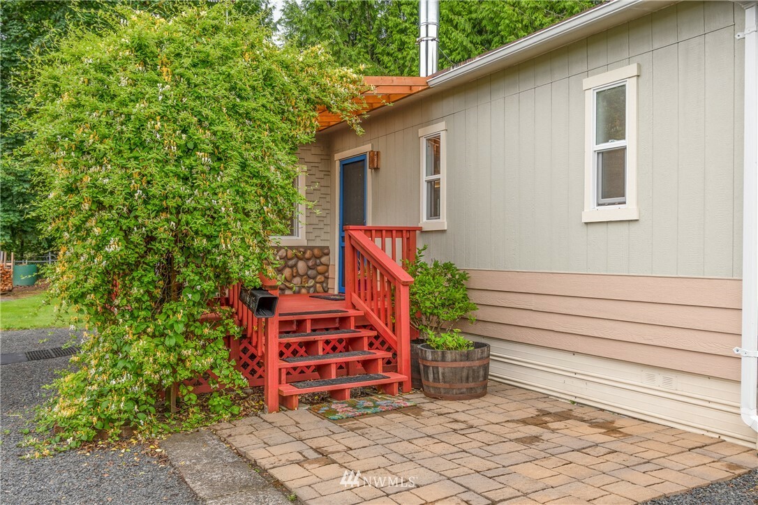 Property Photo:  1933 Westside Highway  WA 98626 