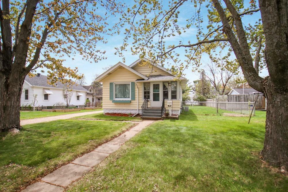 Property Photo:  1427 Lyndale Avenue  WI 54701 