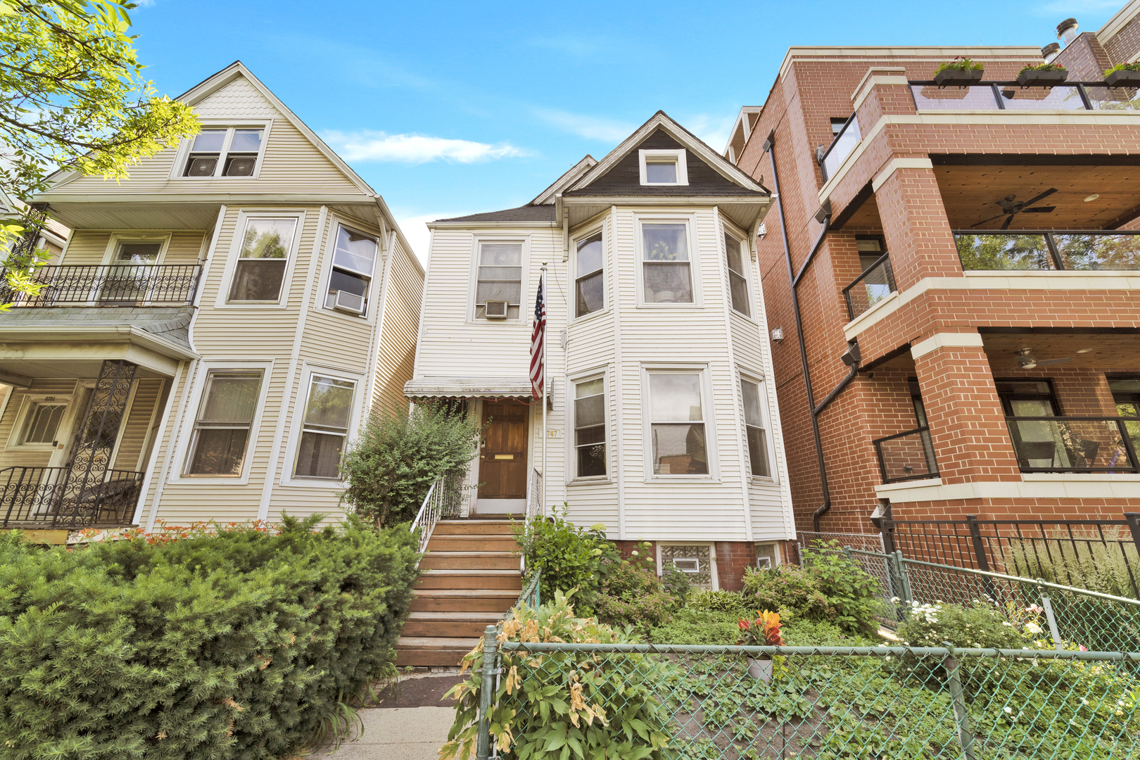 Property Photo: 3747 N Damen Avenue IL 60618