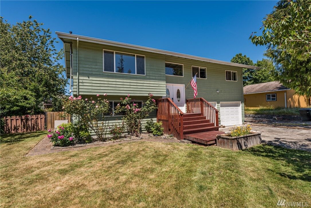 Property Photo: 1851 Harborcrest Place WA 98362
