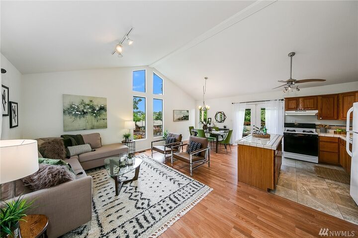 Property Photo: 2615 E Olive St WA 98122