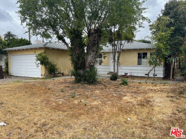 Property Photo: 8924 Earhart Ave CA 90045