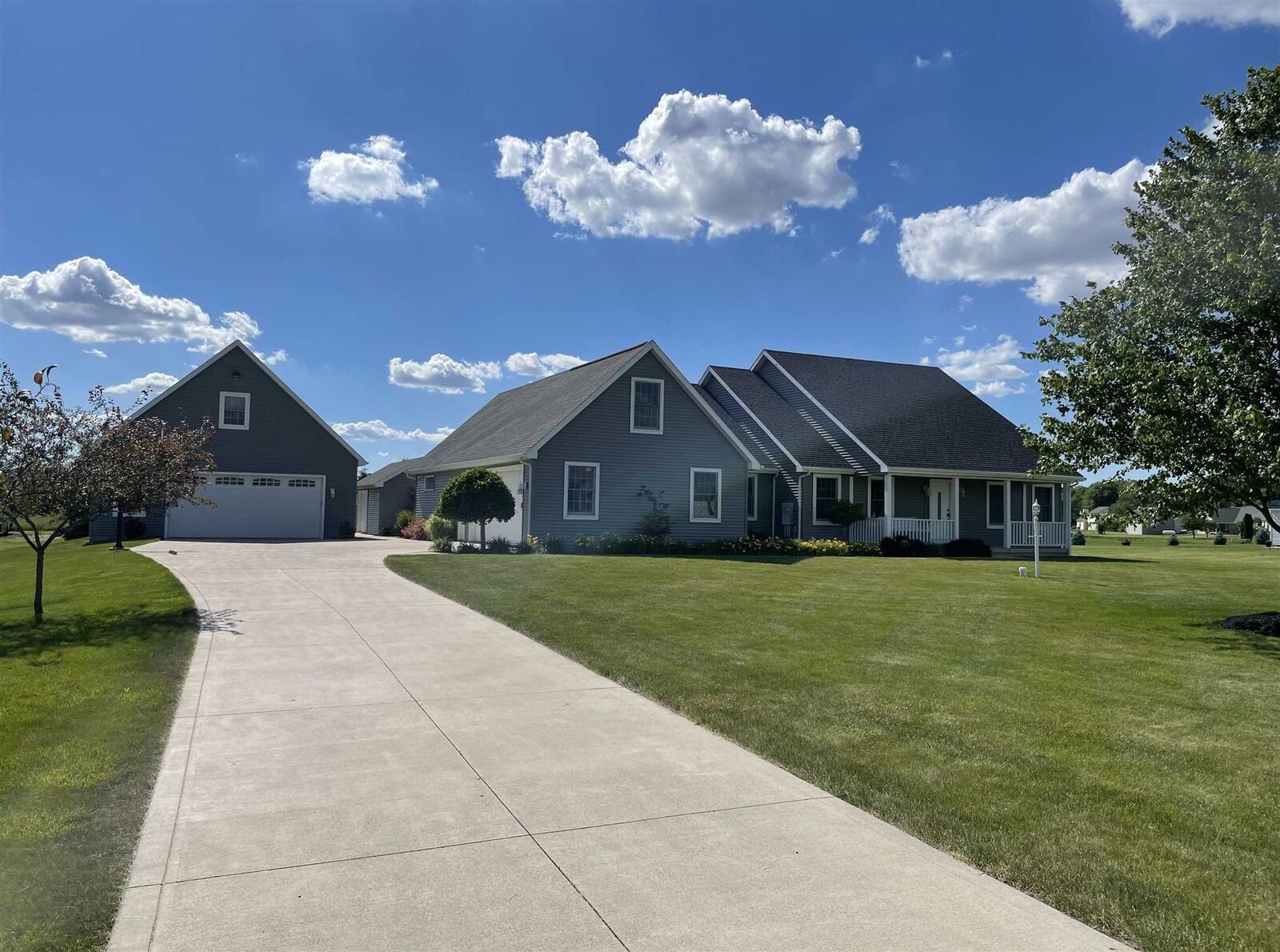 Property Photo:  5570 N 300 W  IN 46750 