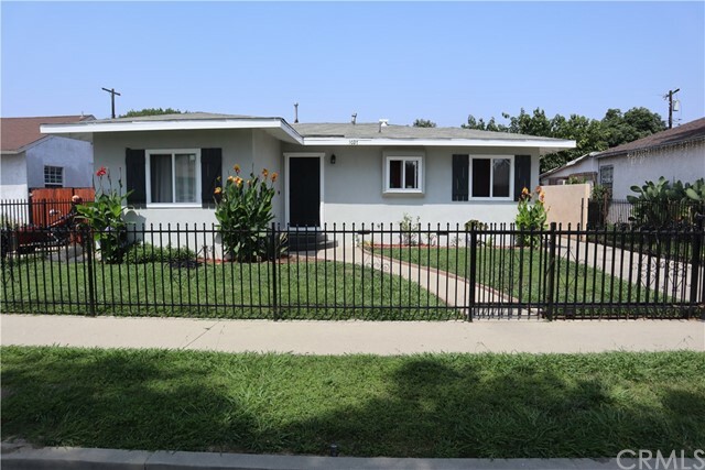 Property Photo: 1027 S Stoneacre Avenue CA 90221